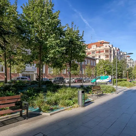 Aston Céntrico Y Cómodo